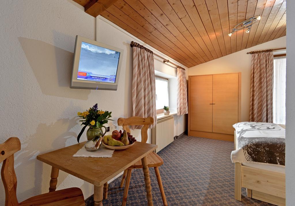 Appartementhaus Kostenzer Fuegen Bilik gambar